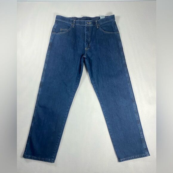 Wrangler Men Denim Blue Jeans Size 36 Straight Leg regular Fit medium Wash 36x30 - Picture 1 of 10